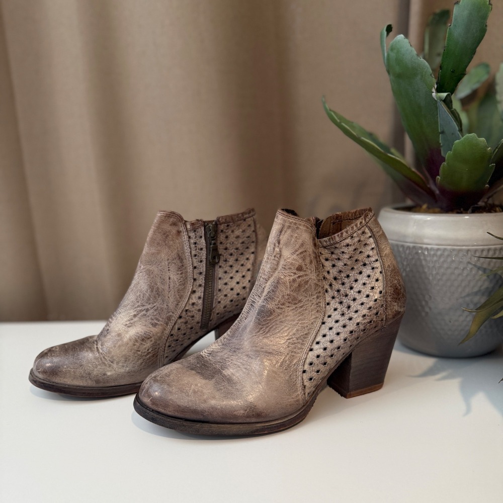 Roan Womens Leather‎ Distressed Perforated Ankle Booties Taupe Grey Size 9